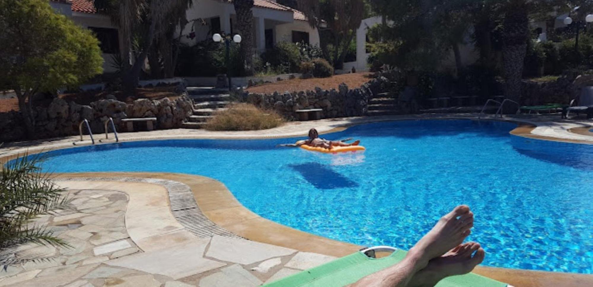 Kazamia With Sharing Pool Apartment